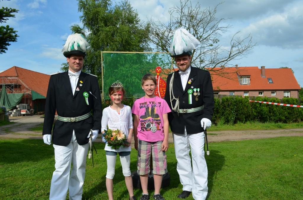 Kinderkönig Marwin Haar und Königin Maya Wensing