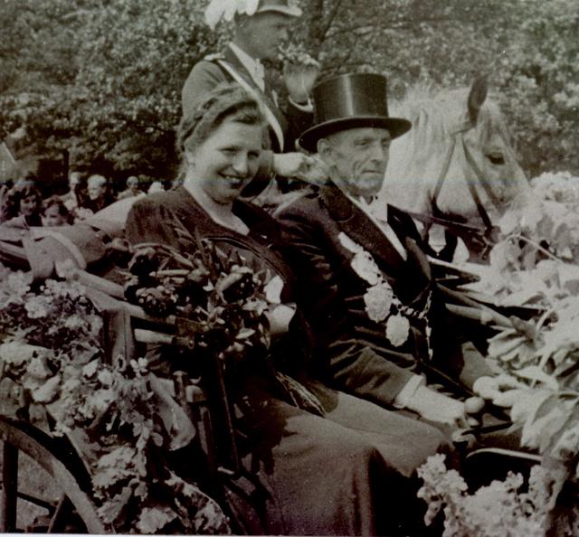 1951_Schlüter.jpg - Königspaar 1951 Anton Schlüter und Agnes Remmelt
