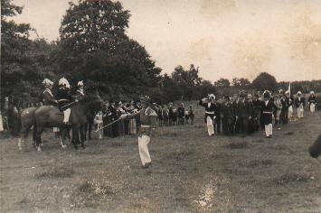1957_Parade.jpg - Parade an der Vogelstange.