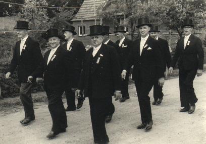 1971_Vorstand.jpg - Der Vorstand 1971. vorne v.l.: Anton Remmelt, Theo Wessendorf, Franz Koller.