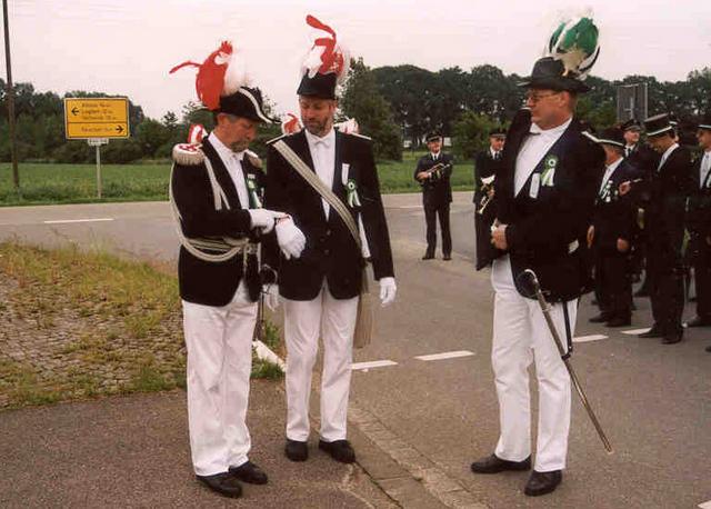 1998_BHS501B2.jpg - Antreten am Montag.