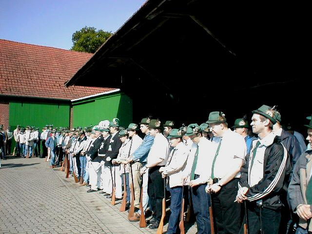 2002_04.jpg