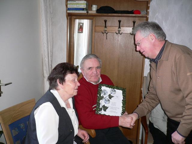 Schl_002.JPG - 21. Februar 2005: Ehrenoberst Bernhard Schlüter feiert seinen 75ten Geburtstag.