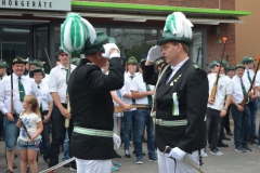 Sonntag: Festumzug und Königsball